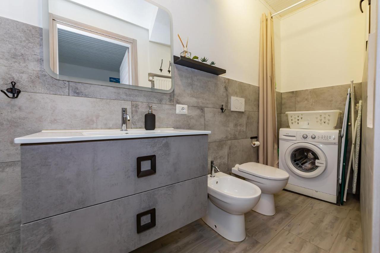 Art Design Apartment - City Center Milaan Buitenkant foto
